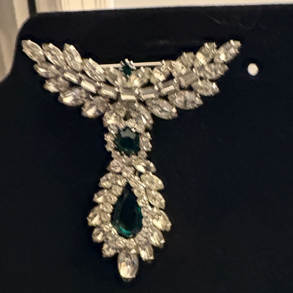 Source Unknown Silver And Emerald Brooch - image 1